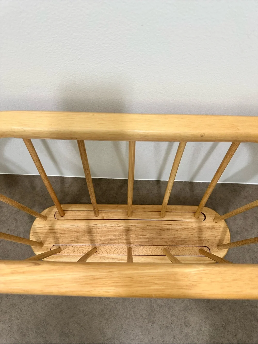 Mid-Century Modern Spindle Wood Magazine Rack Light Wood Tapered Oval Blonde